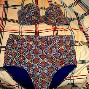 Old navy 👙 swimsuit med top/ lrg bottom